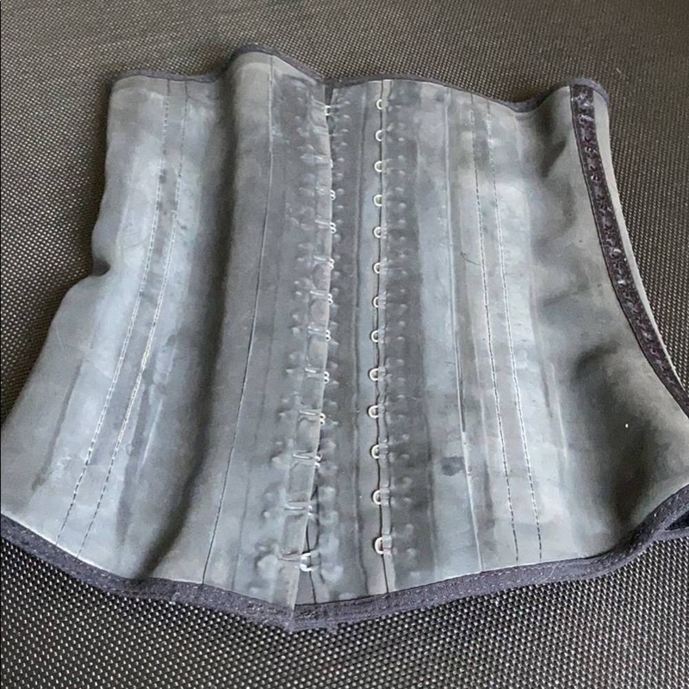 Waist trainor